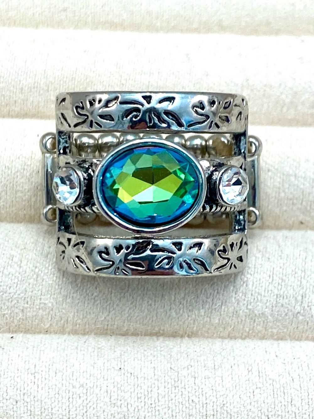 Paparazzi The Gleaming Tower Green Oil Spill Iridescent Crystal Stretch Ring